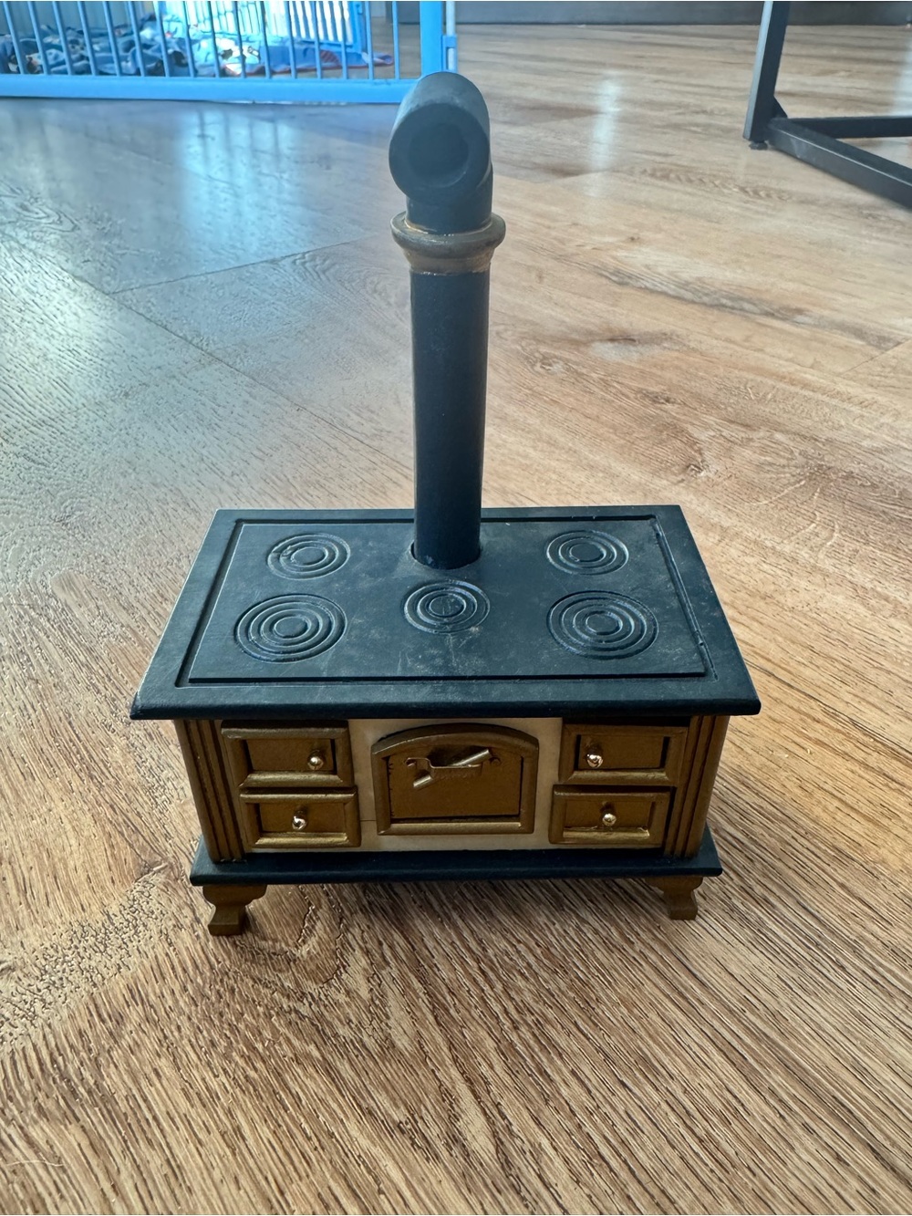 VINTAGE wooden BOMBAY MINIATURE stove